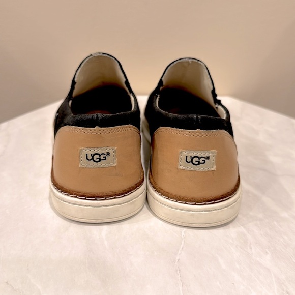 🔥 UGG Women’s Black and Tan Loafers🔥 - Picture 4 of 6